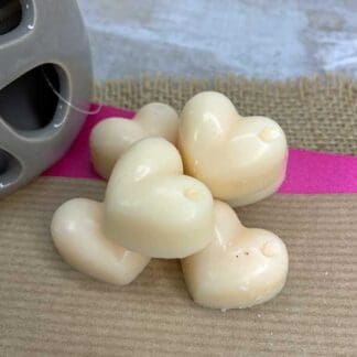 6 Creamy Musk and Sandalwood Wax Melts